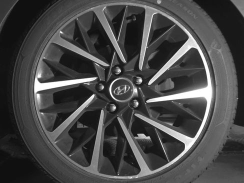 Used 2020 Hyundai Sonata SEL Plus w/ Tech Package image 11