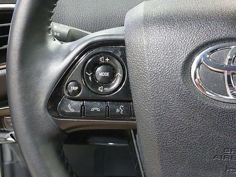 Used 2020 Toyota Prius XLE w/ Advanced Technology Package FWD image 17