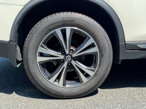Used 2017 Nissan Rogue SL w/ SL Premium Package AWD/4WD image 26