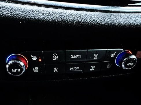 Used 2019 Buick Enclave Avenir w/ Avenir Technology Package image 32