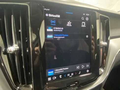 Used 2024 Volvo XC60 T8 Core image 20