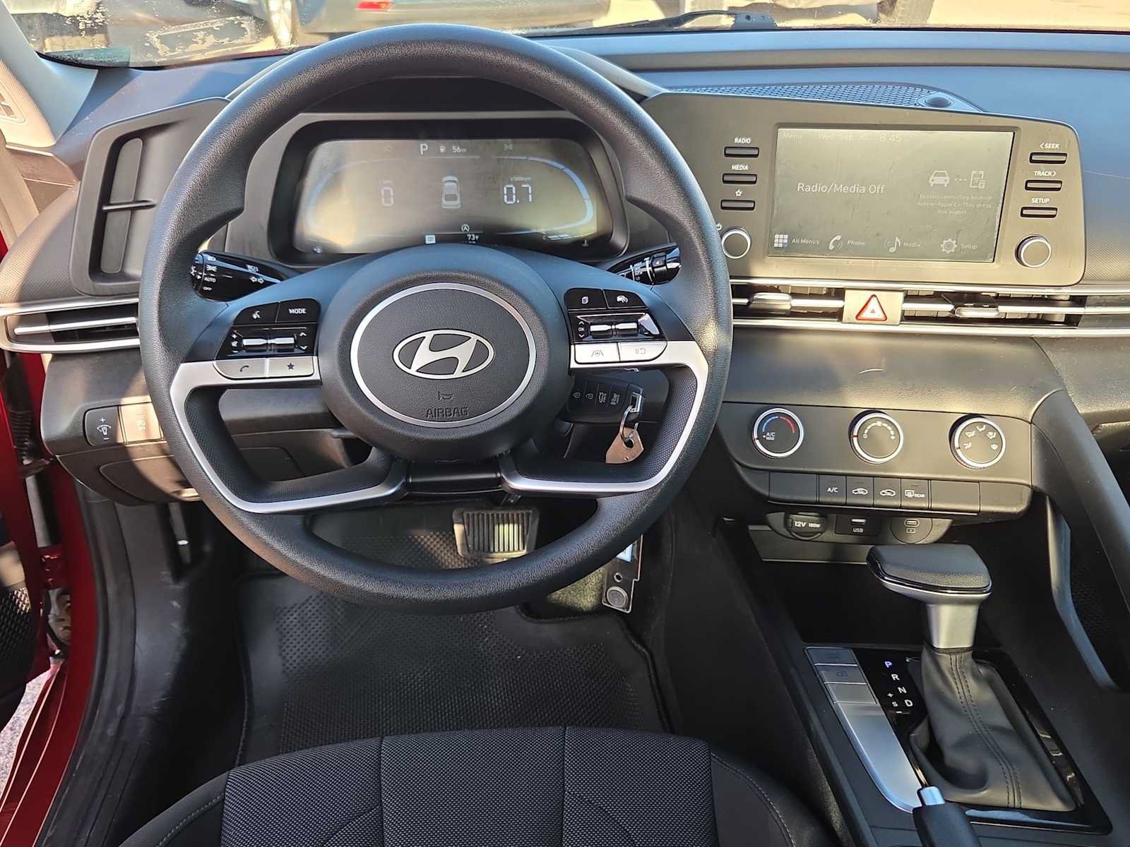 Used 2025 Hyundai Elantra SE FWD image 14