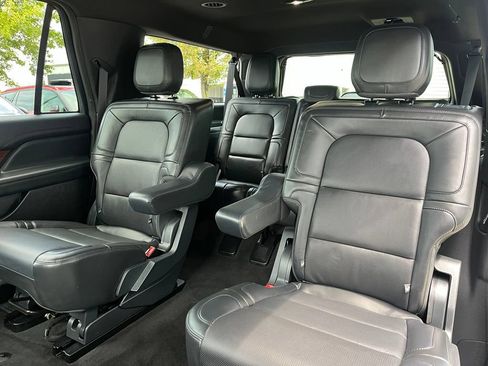 Used 2023 Lincoln Navigator L Reserve AWD/4WD image 13