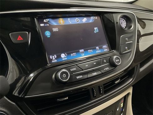Used 2019 Buick Envision Essence image 25