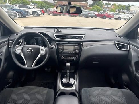 Used 2016 Nissan Rogue SV w/ SV Moonroof Package AWD/4WD image 33