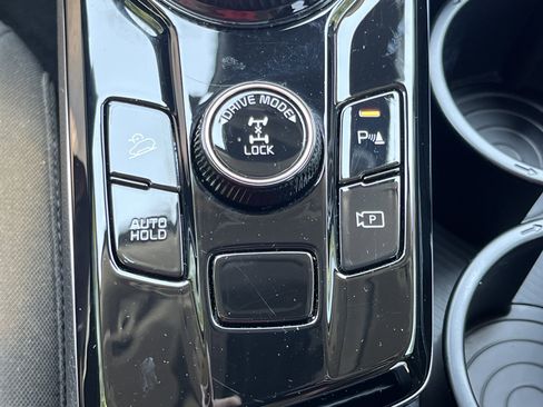 Used 2025 Kia Sportage LX image 10