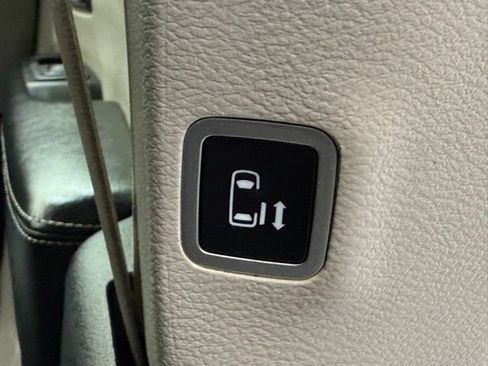 Used 2022 Chrysler Pacifica Touring-L FWD image 29