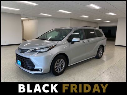 Used 2023 Toyota Sienna XLE