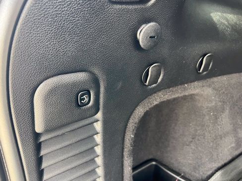 Used 2019 Jeep Grand Cherokee Altitude AWD/4WD image 25