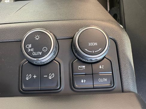 Used 2021 Chevrolet Tahoe LS AWD/4WD image 18