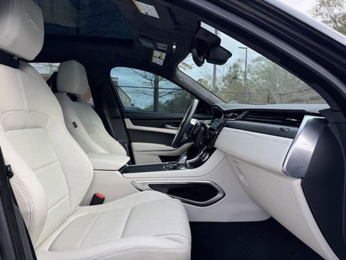 Used 2024 Jaguar F-PACE R-Dynamic S image 29