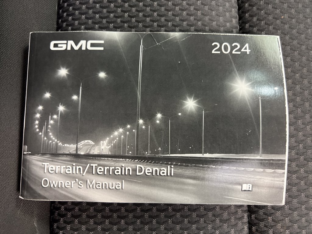 Used 2024 GMC Terrain SLE AWD/4WD image 34