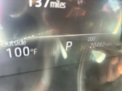 Used 2025 Toyota Highlander XLE FWD image 10