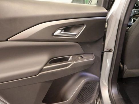 New 2026 Chevrolet Equinox EV LT image 25