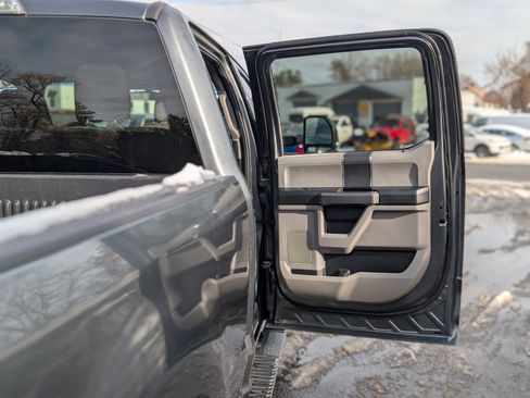 Used 2019 Ford F250 XLT w/ Snow Plow Prep Package image 39