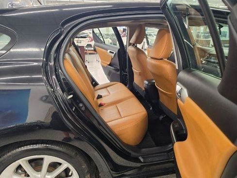 Used 2013 Lexus CT 200h w/ Seat Comfort Pkg FWD image 11