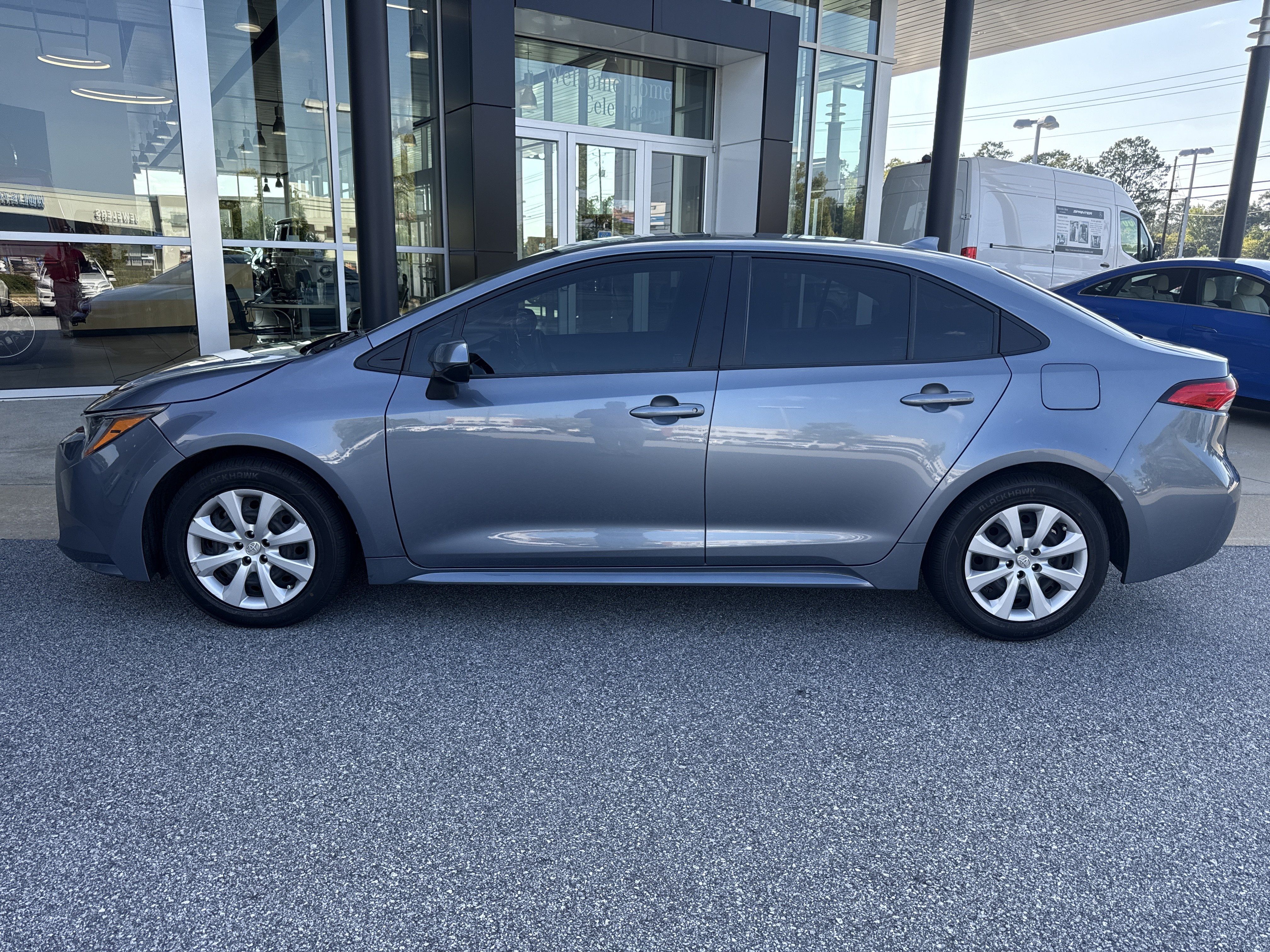 Used 2022 Toyota Corolla LE FWD image 7