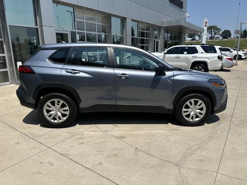 Used 2025 Toyota Corolla Cross L FWD image 10