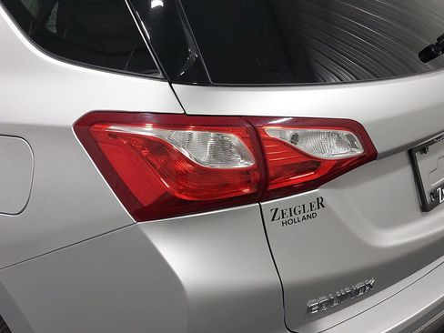 Used 2020 Chevrolet Equinox LT w/ Driver Convenience Package image 35