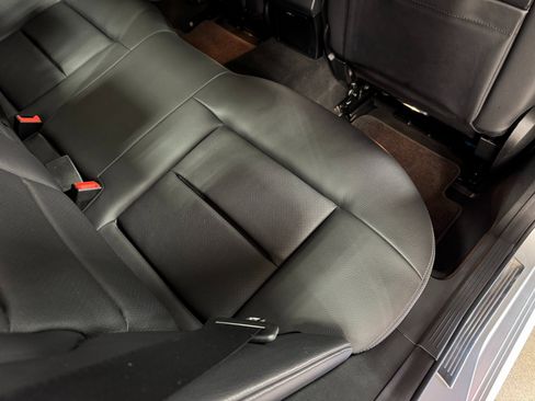 Used 2014 Mercedes-Benz E 350 4MATIC Sedan image 24