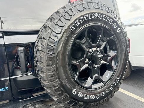 Used 2023 Jeep Wrangler Unlimited w/ Sun & Screen Package AWD/4WD image 7