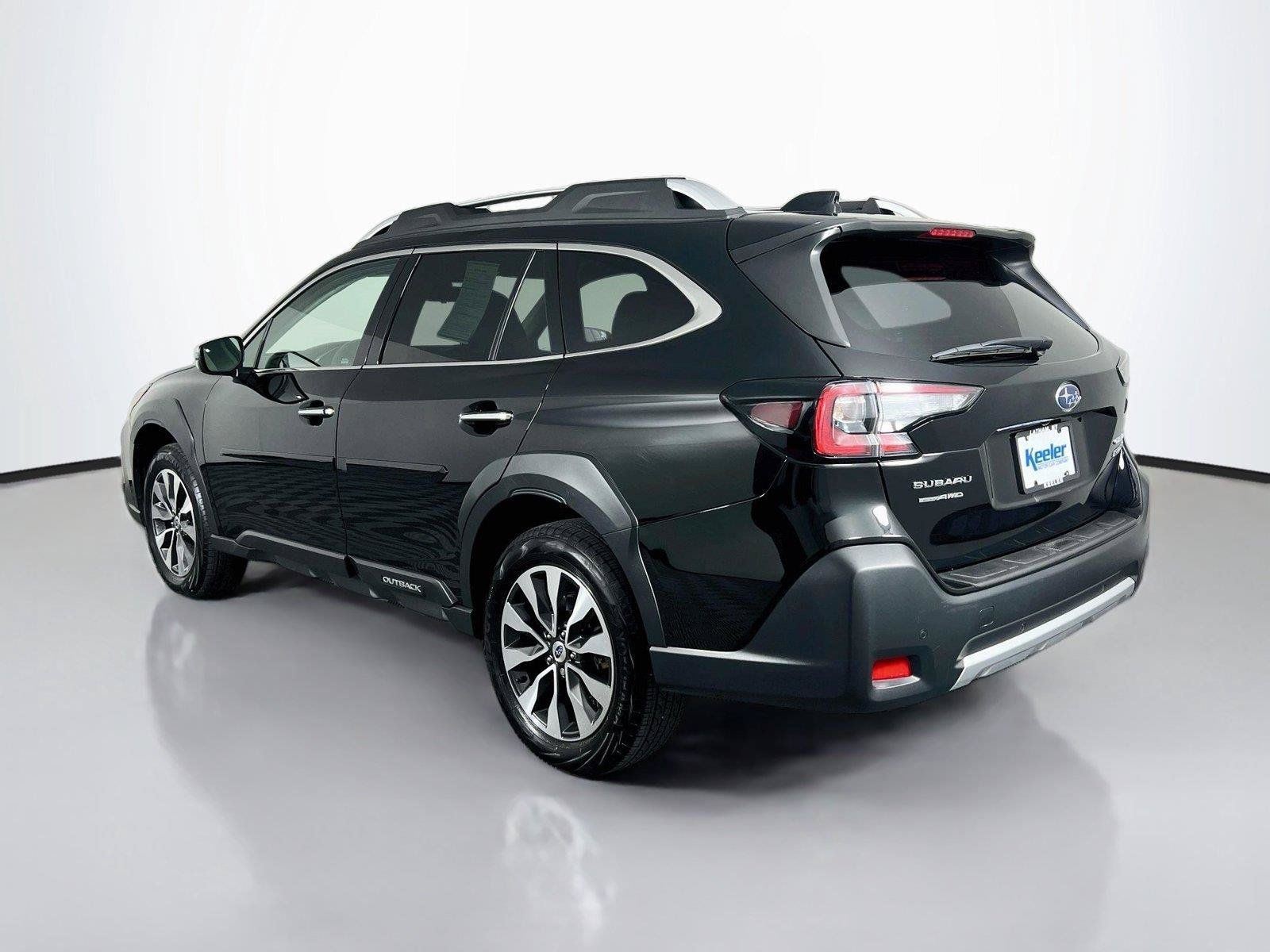 Used 2025 Subaru Outback Touring XT AWD/4WD image 4