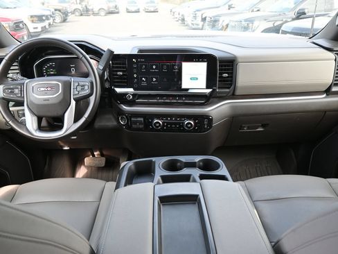 Used 2026 GMC Sierra 2500 SLT AWD/4WD image 7