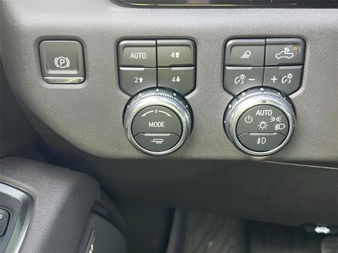 New 2025 GMC Sierra 2500 SLT w/ SLT Premium Package image 22