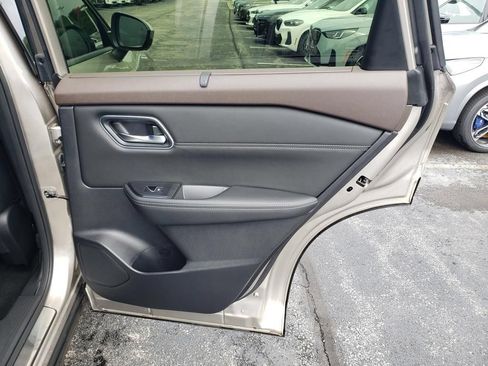 Used 2023 Nissan Rogue Platinum w/ Platinum Premium Package AWD/4WD image 16