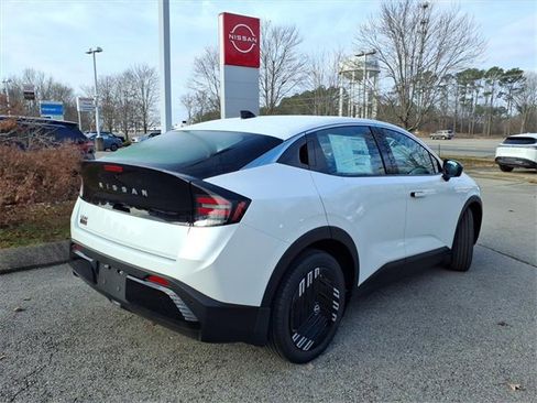 New 2026 Nissan Leaf image 3