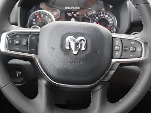 Used 2025 RAM 1500 Big Horn AWD/4WD image 28