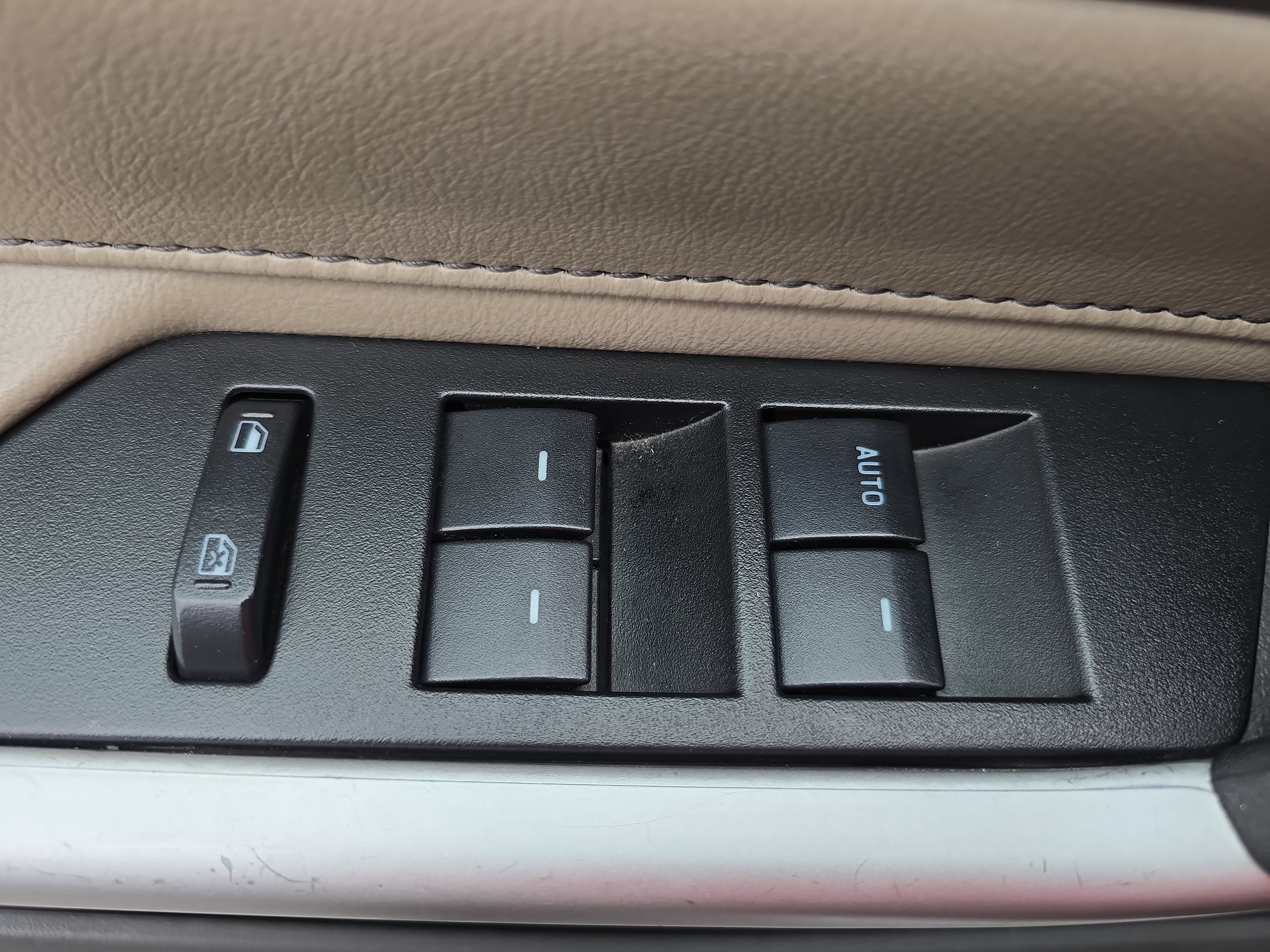 Used 2013 Ford Edge SEL AWD/4WD image 27