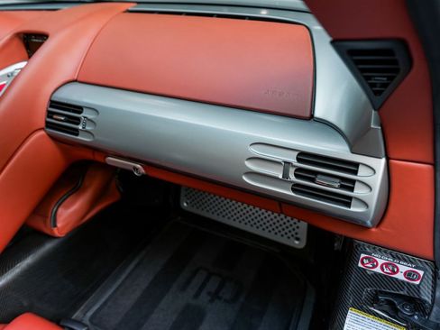 Used 2004 Porsche Carrera GT RWD image 18