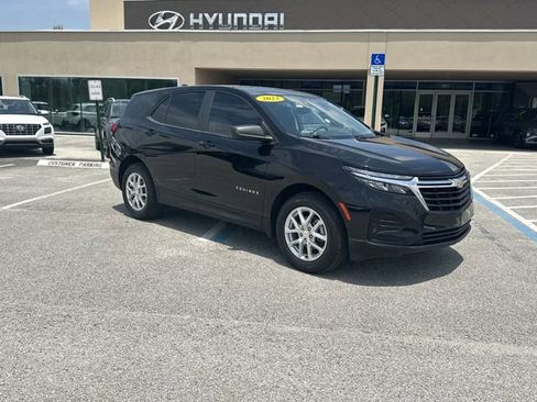 Used 2023 Chevrolet Equinox LS w/ Driver Confidence II Package FWD image 4