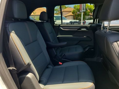 Used 2026 GMC Acadia AT4 w/ Luxury Package AWD/4WD image 27
