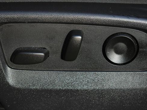 Used 2023 GMC Sierra 1500 SLE image 12