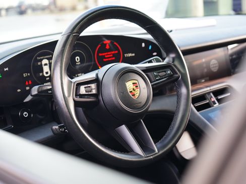 Used 2021 Porsche Taycan 4S image 15