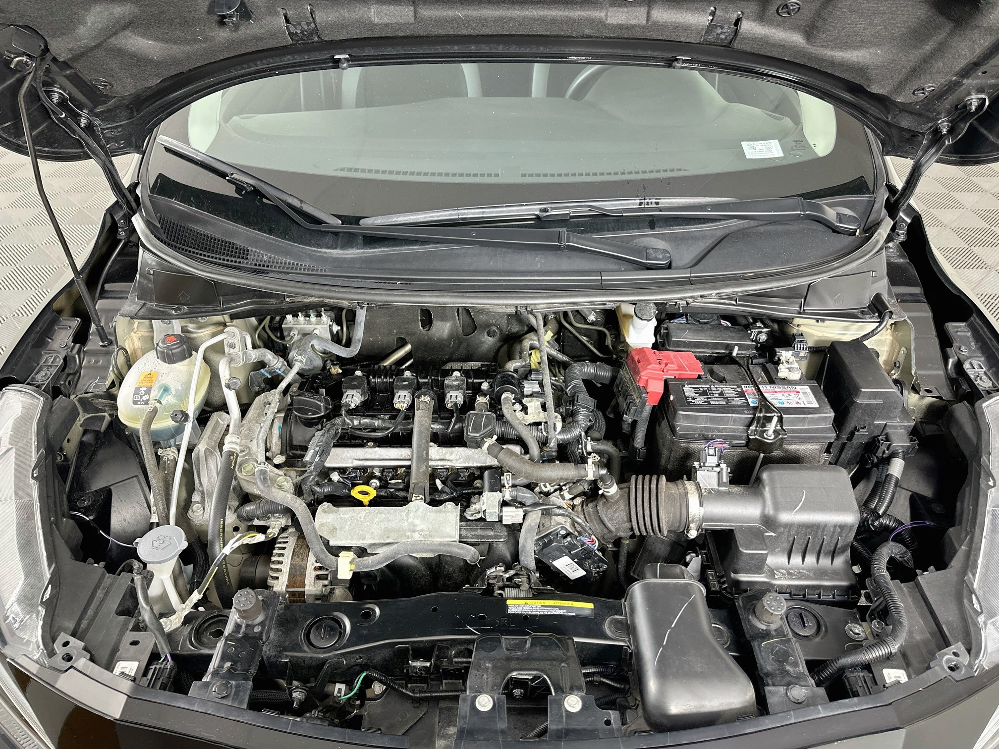 Used 2025 Nissan Versa S w/ Trunk Package FWD image 30