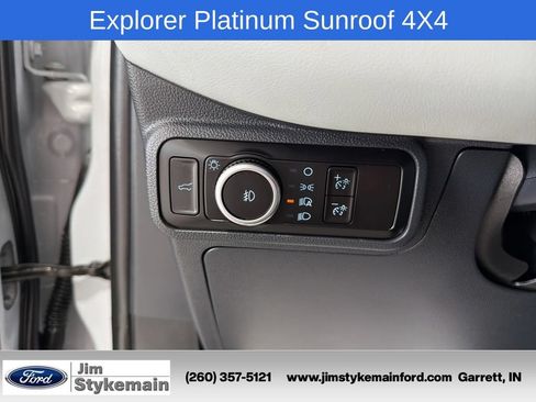 Used 2026 Ford Explorer Platinum w/ LUX Leather Package AWD/4WD image 22