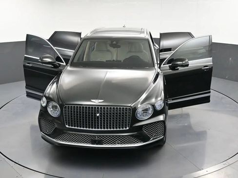 Certified 2024 Bentley Bentayga AWD/4WD image 38