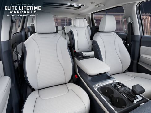 New 2026 Kia Carnival SX Prestige FWD image 16