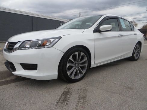 Used 2015 Honda Accord Sport image 4