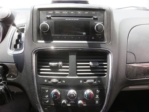 Used 2014 Dodge Grand Caravan SE w/ Quick Order Package 29E SE FWD image 16