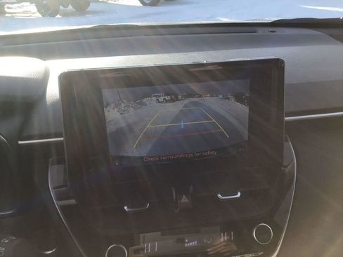 Used 2023 Toyota Corolla Cross XLE w/ Convenience Package image 16