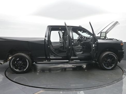 Used 2025 RAM 2500 Big Horn AWD/4WD image 59