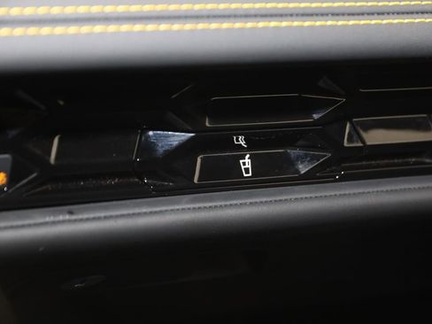 Used 2023 Lamborghini Huracan EVO image 55