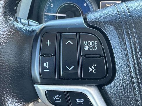 Used 2016 Toyota Sienna XLE image 27