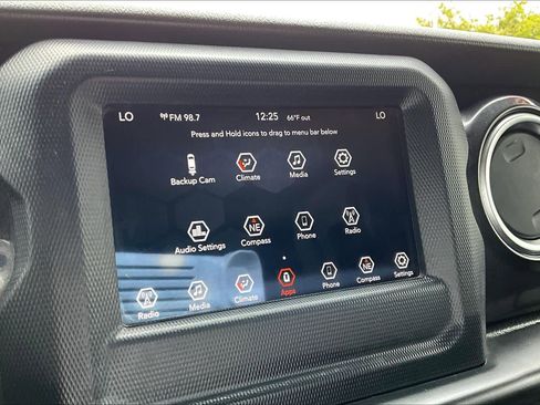 Used 2020 Jeep Wrangler Unlimited Sahara AWD/4WD image 35