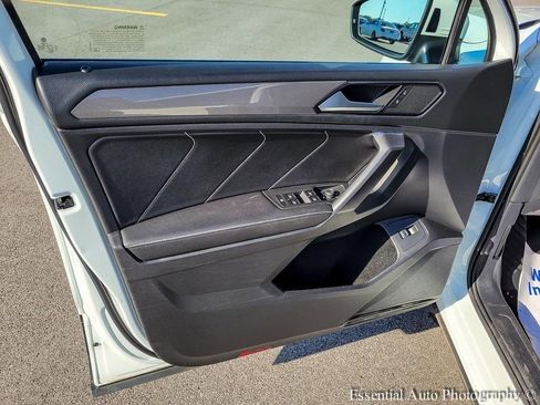 Used 2022 Volkswagen Tiguan SE image 23
