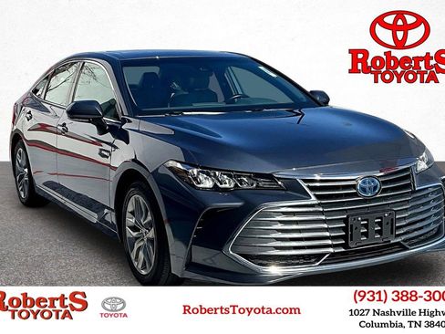 Used 2020 Toyota Avalon XLE w/ Moonroof Package image 1